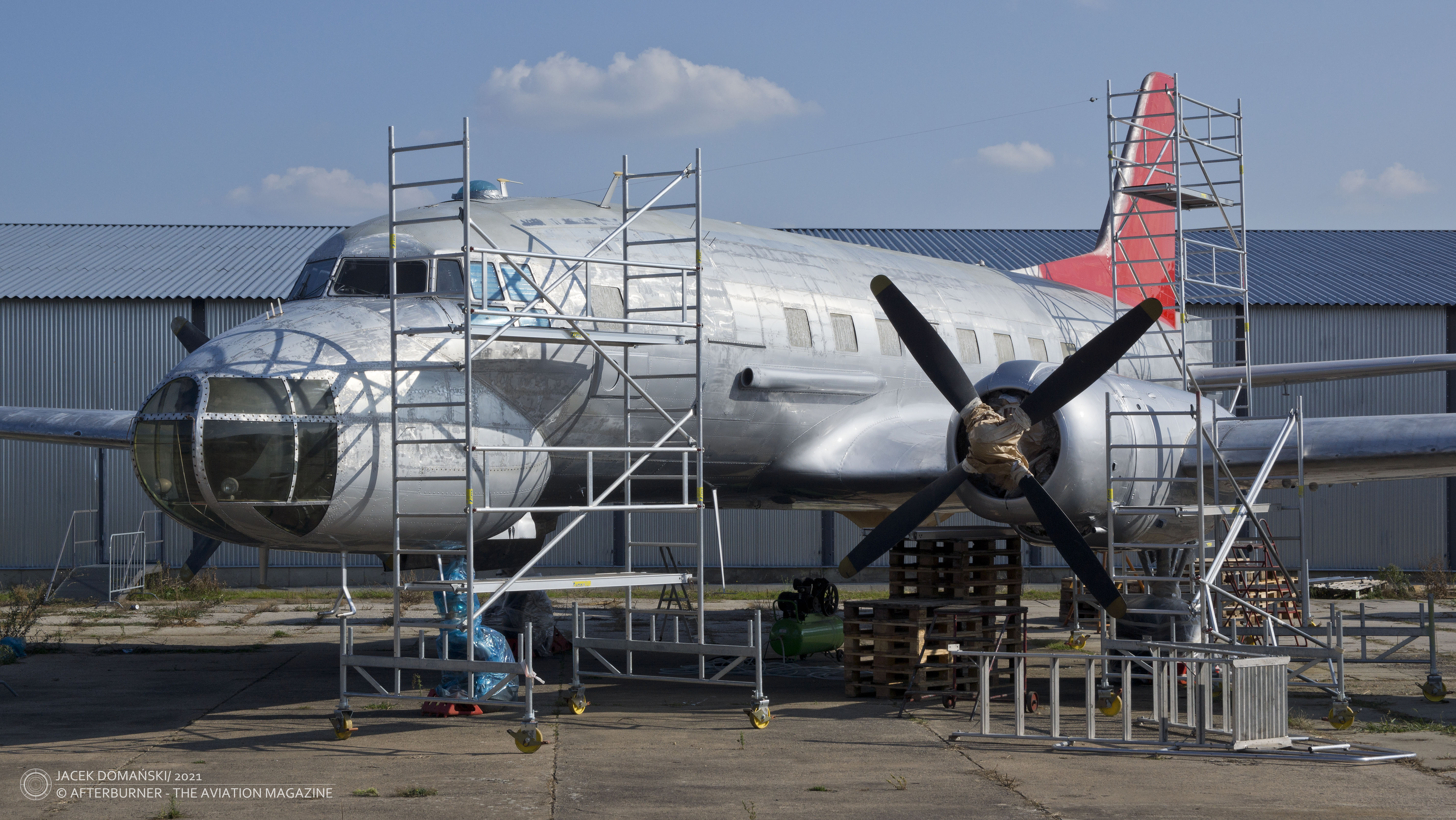 Avia Av-14FG (Ilyushin Il-14) —