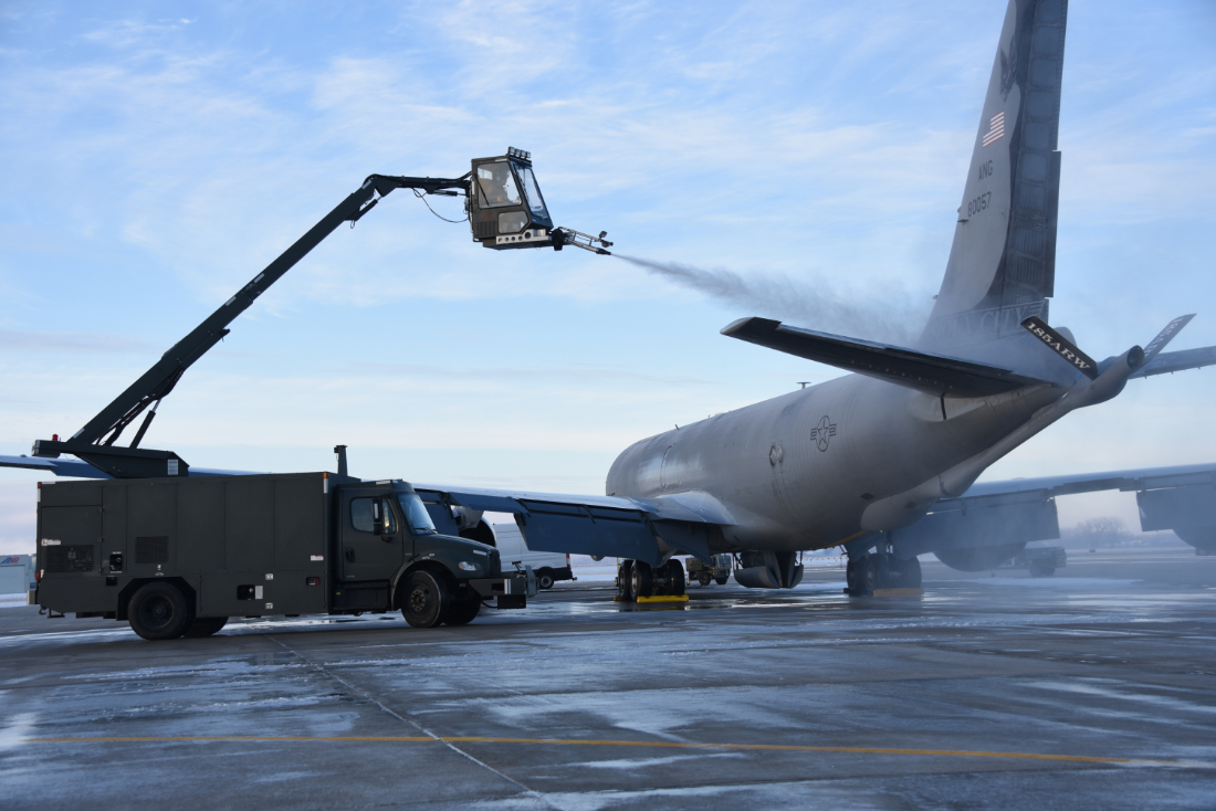 Aircraft De-Icing Equipment at Nettie Connie blog